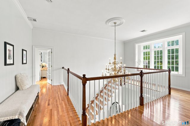9 Whitehall Court, Middlebury, CT 06762