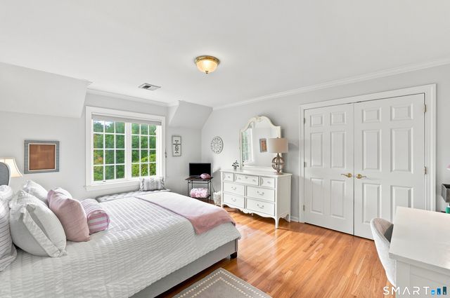 9 Whitehall Court, Middlebury, CT 06762