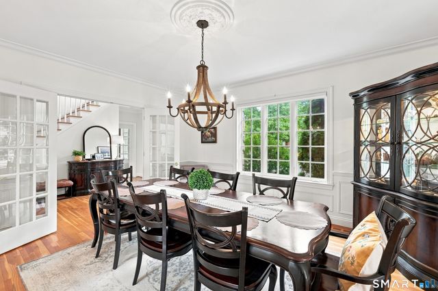 9 Whitehall Court, Middlebury, CT 06762