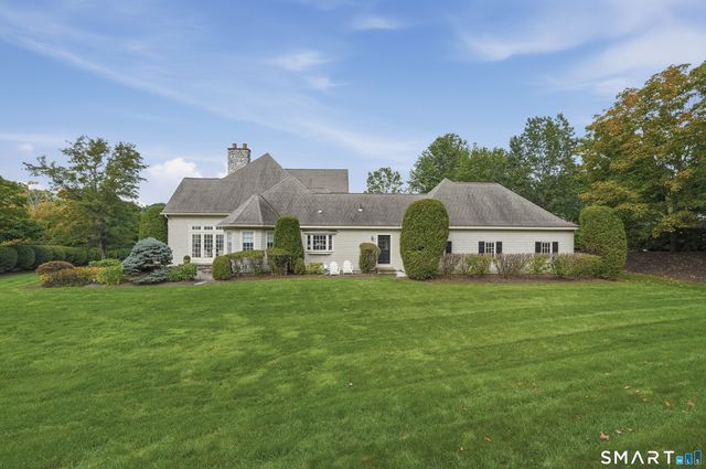 9 Whitehall Court, Middlebury, CT 06762