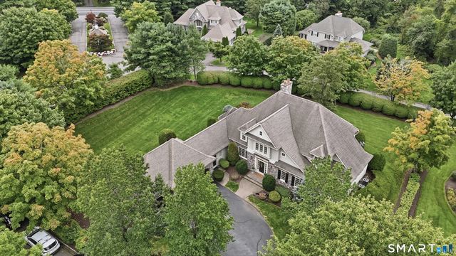 9 Whitehall Court, Middlebury, CT 06762
