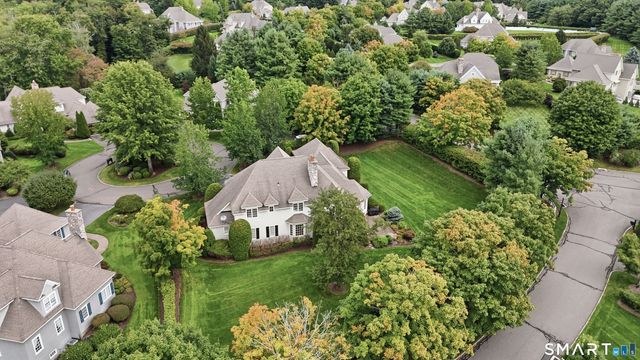 9 Whitehall Court, Middlebury, CT 06762