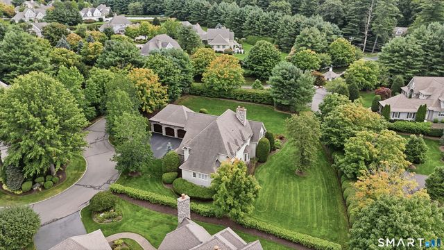 9 Whitehall Court, Middlebury, CT 06762