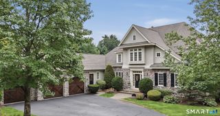 9 Whitehall Court, Middlebury, CT 06762