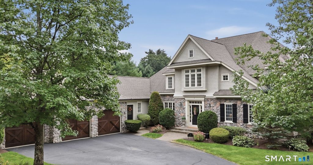 9 Whitehall Court, Middlebury, CT 06762