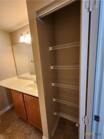 330 Trestle Tree 22, San Marcos, TX 78666