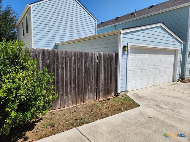 330 Trestle Tree 22, San Marcos, TX 78666