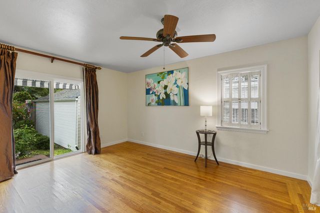 872 Carr Ave, Santa Rosa, CA 95404