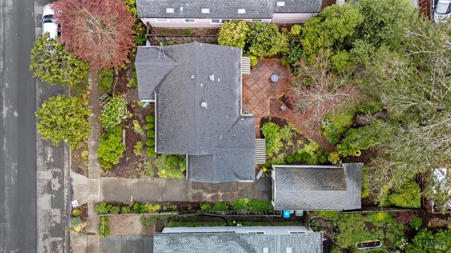 872 Carr Ave, Santa Rosa, CA 95404