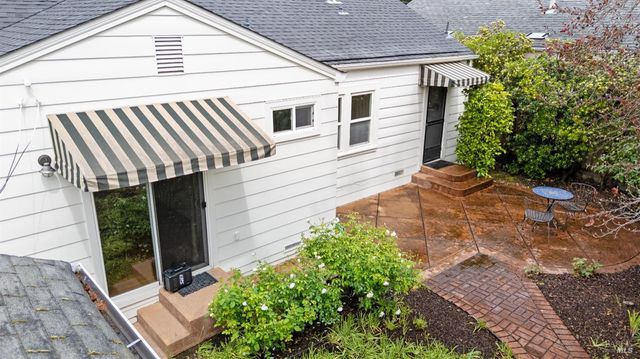 872 Carr Ave, Santa Rosa, CA 95404