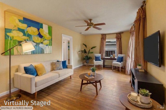 872 Carr Ave, Santa Rosa, CA 95404