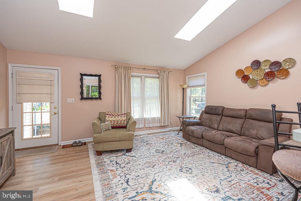 Image 10 of property listing at 17 GREENWOOD LN, Ocean Pines, MD 21811