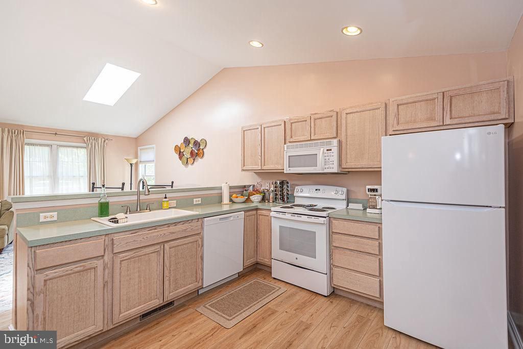 Image 12 of property listing at 17 GREENWOOD LN, Ocean Pines, MD 21811