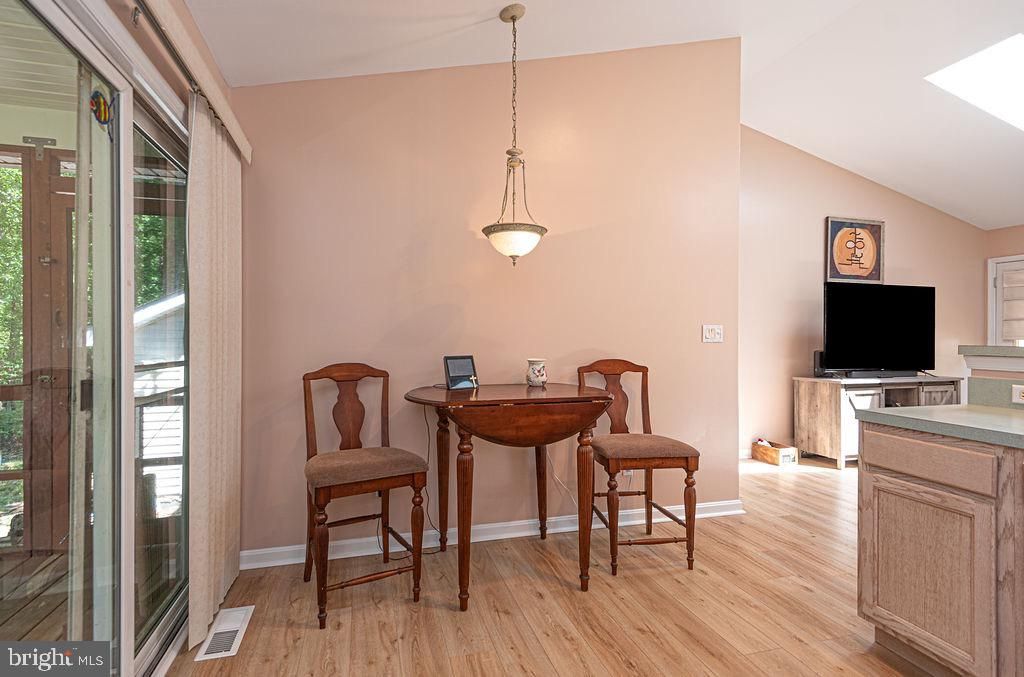 Image 13 of property listing at 17 GREENWOOD LN, Ocean Pines, MD 21811