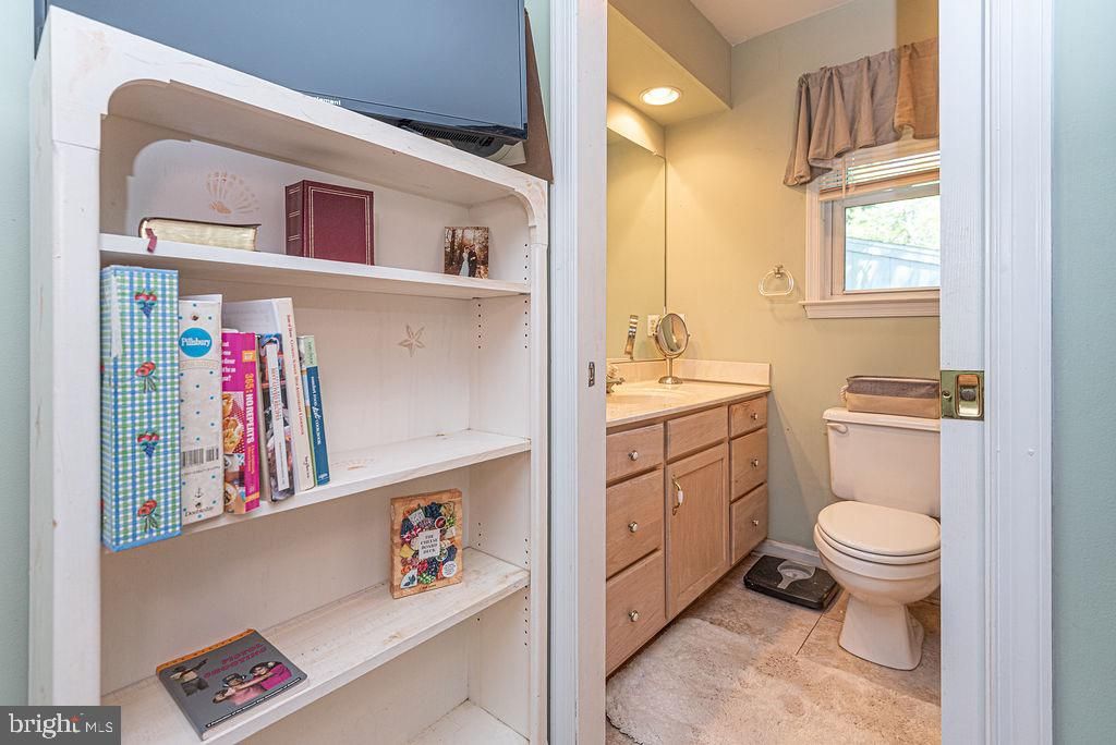 Image 25 of property listing at 17 GREENWOOD LN, Ocean Pines, MD 21811