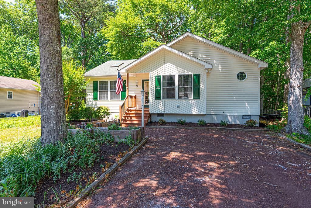 Image 35 of property listing at 17 GREENWOOD LN, Ocean Pines, MD 21811