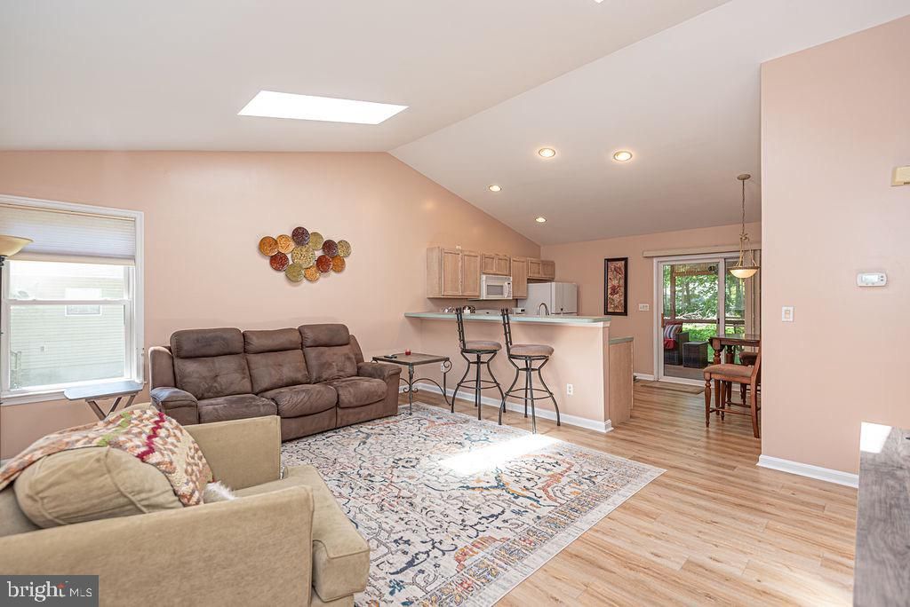 Image 5 of property listing at 17 GREENWOOD LN, Ocean Pines, MD 21811