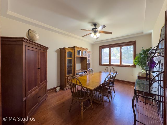 9030 Elm Avenue, Burr Ridge, IL 60527