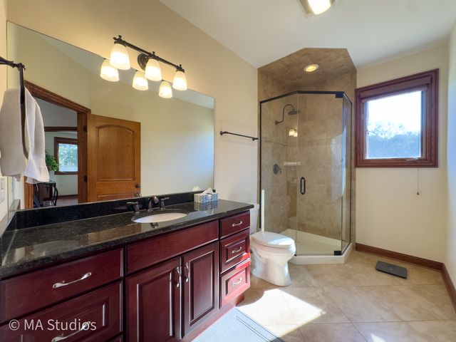 9030 Elm Avenue, Burr Ridge, IL 60527