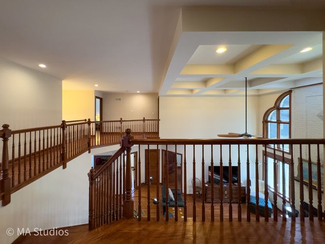 9030 Elm Avenue, Burr Ridge, IL 60527