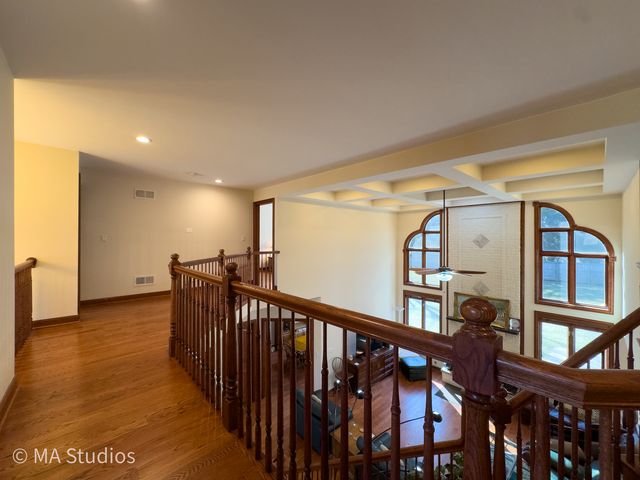 9030 Elm Avenue, Burr Ridge, IL 60527