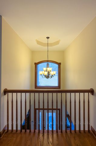 9030 Elm Avenue, Burr Ridge, IL 60527