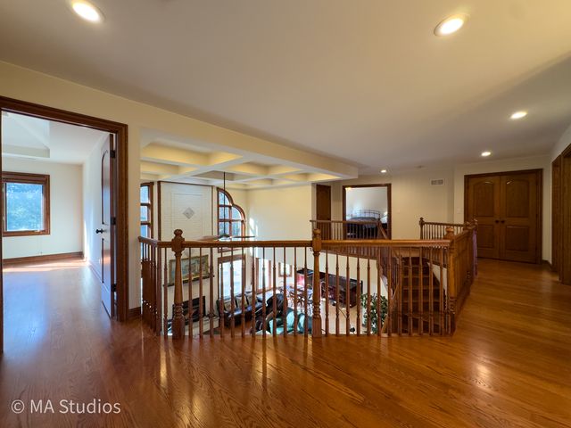 9030 Elm Avenue, Burr Ridge, IL 60527