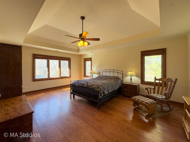 9030 Elm Avenue, Burr Ridge, IL 60527