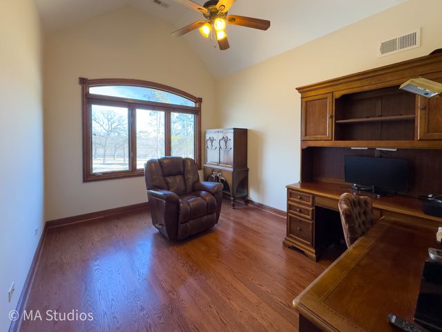 9030 Elm Avenue, Burr Ridge, IL 60527