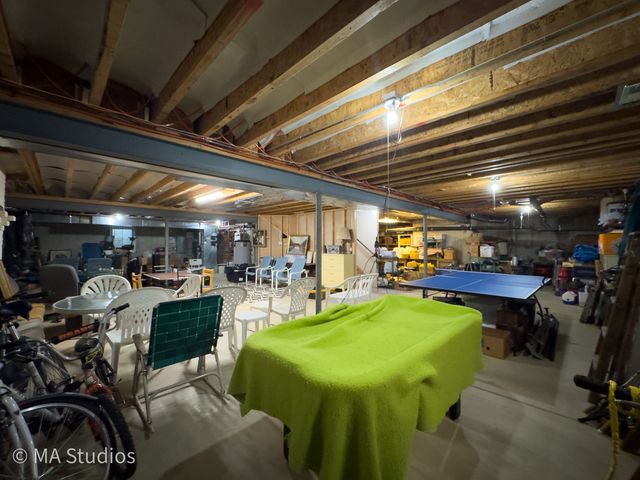 9030 Elm Avenue, Burr Ridge, IL 60527