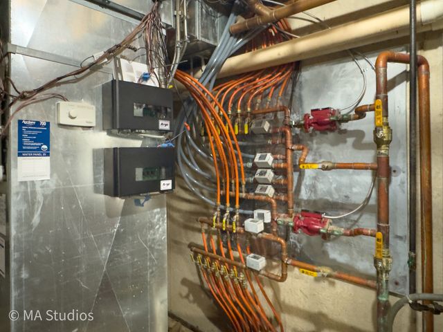 9030 Elm Avenue, Burr Ridge, IL 60527