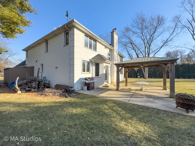 9030 Elm Avenue, Burr Ridge, IL 60527