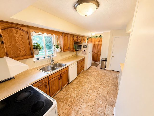 5616 Dartmouth Drive, Fort Wayne, IN 46825