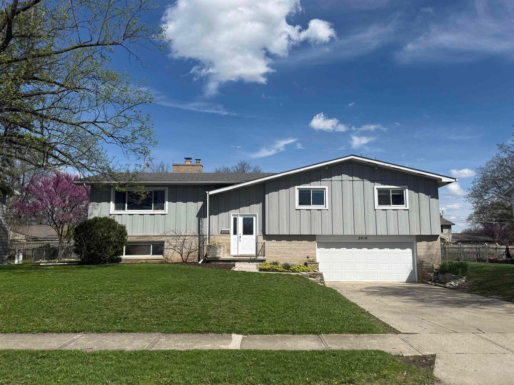 5616 Dartmouth Drive, Fort Wayne, IN 46825
