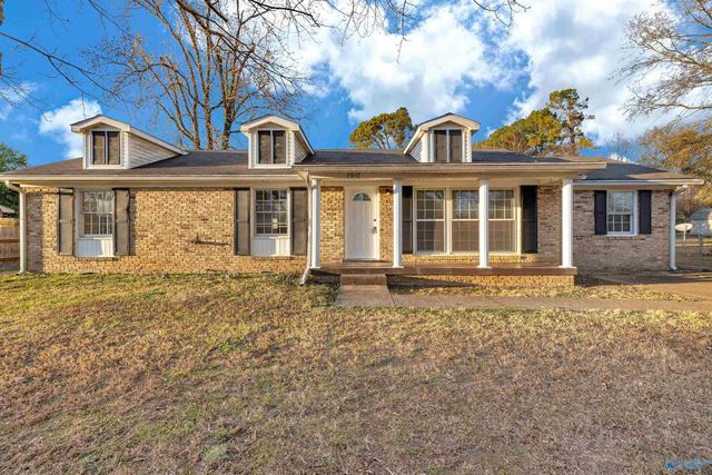 3910 Shamrock Drive NW, Huntsville, AL 35810