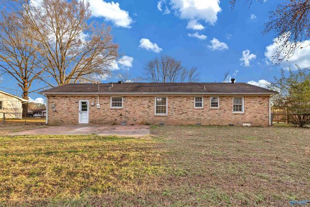 3910 Shamrock Drive NW, Huntsville, AL 35810