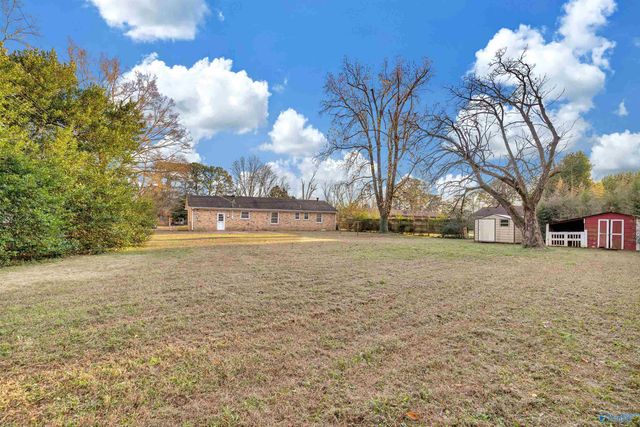 3910 Shamrock Drive NW, Huntsville, AL 35810