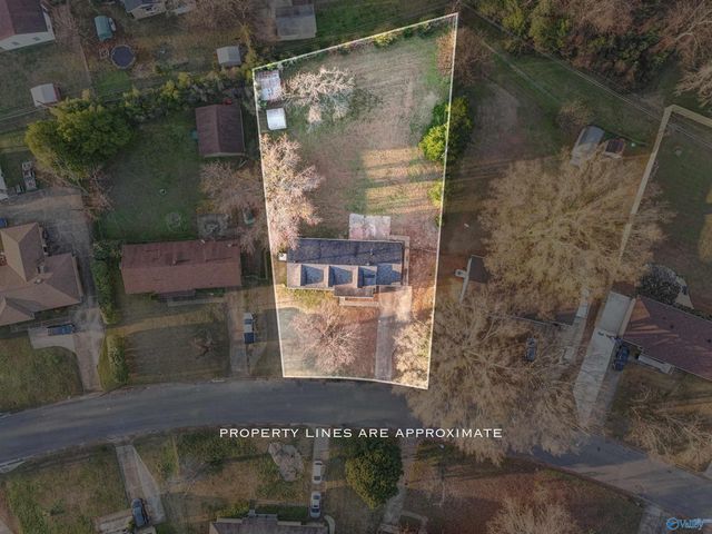 3910 Shamrock Drive NW, Huntsville, AL 35810