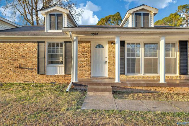 3910 Shamrock Drive NW, Huntsville, AL 35810