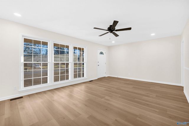 3910 Shamrock Drive NW, Huntsville, AL 35810