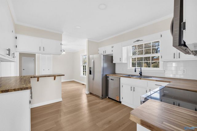 3910 Shamrock Drive NW, Huntsville, AL 35810