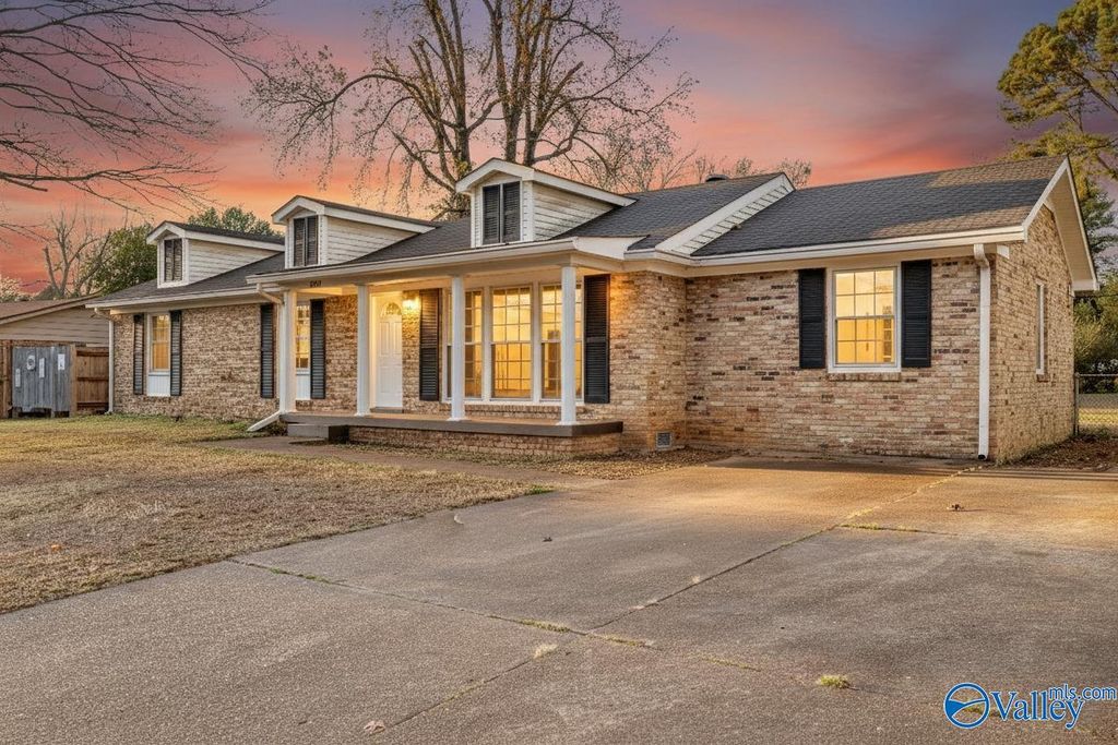 3910 Shamrock Drive NW, Huntsville, AL 35810