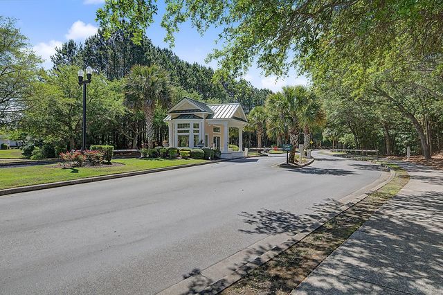 3155 Shorecrest Bay Dr., Murrells Inlet, SC 29576