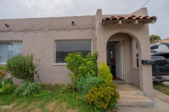 557 N North Olive Street Street, Ventura, CA 93001