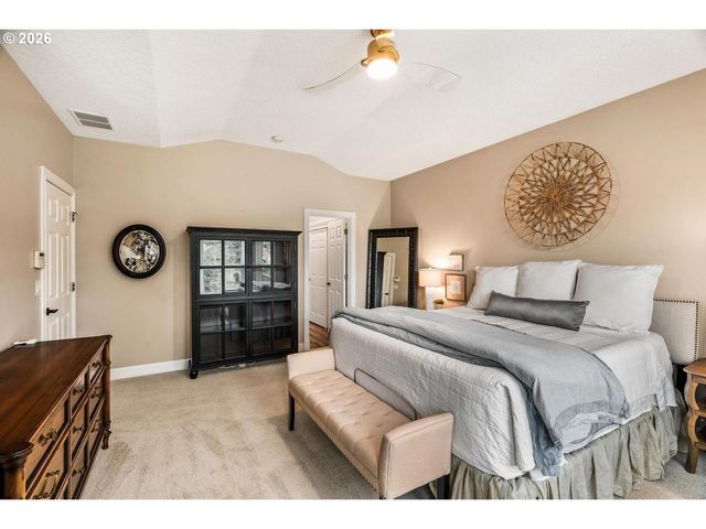 875 Nw PEBBLE BEACH Way, Beaverton, OR 97006