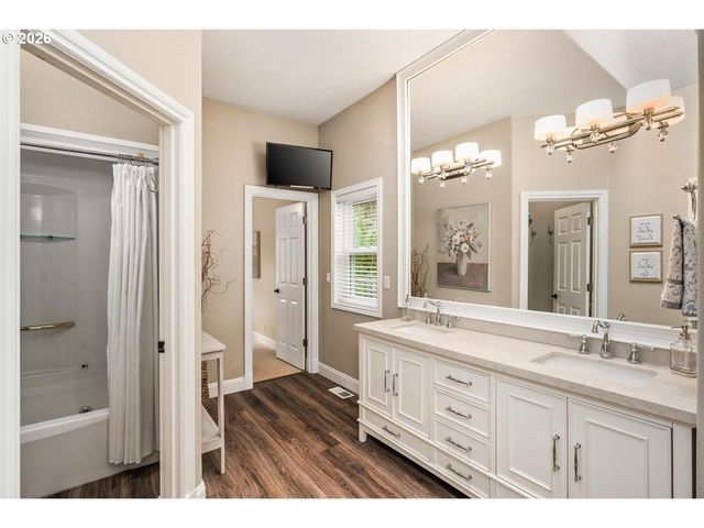 875 Nw PEBBLE BEACH Way, Beaverton, OR 97006