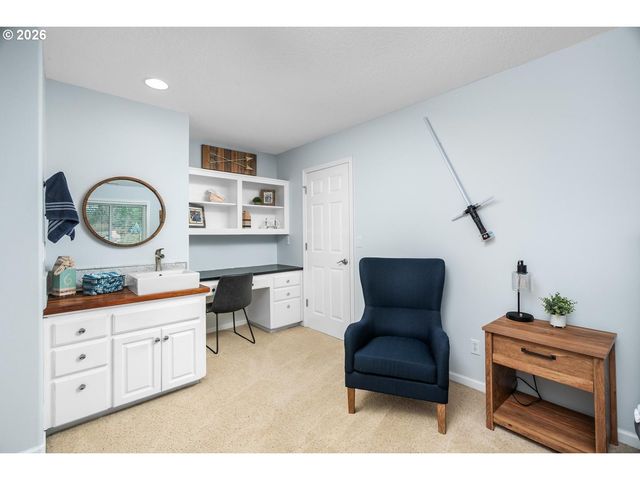 875 Nw PEBBLE BEACH Way, Beaverton, OR 97006