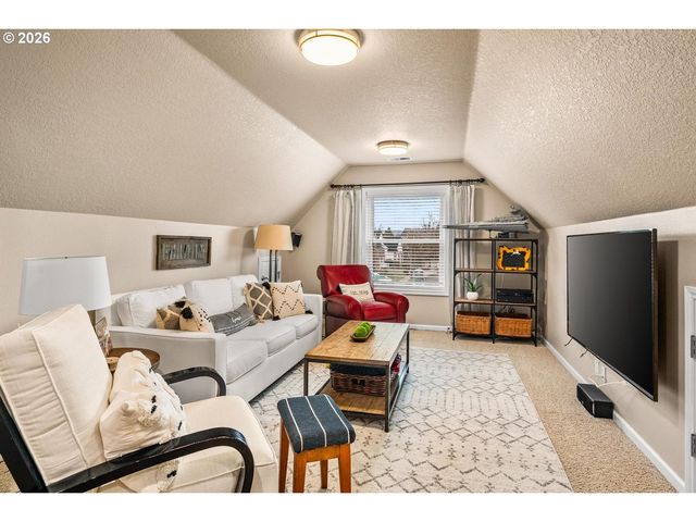 875 Nw PEBBLE BEACH Way, Beaverton, OR 97006