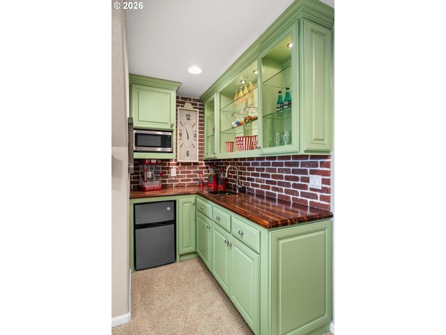 875 Nw PEBBLE BEACH Way, Beaverton, OR 97006