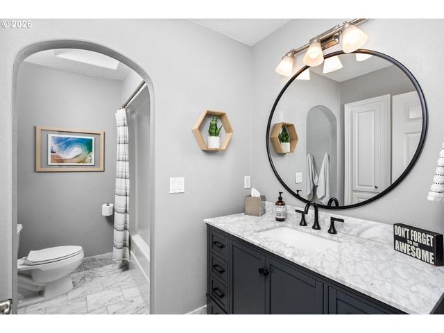 875 Nw PEBBLE BEACH Way, Beaverton, OR 97006